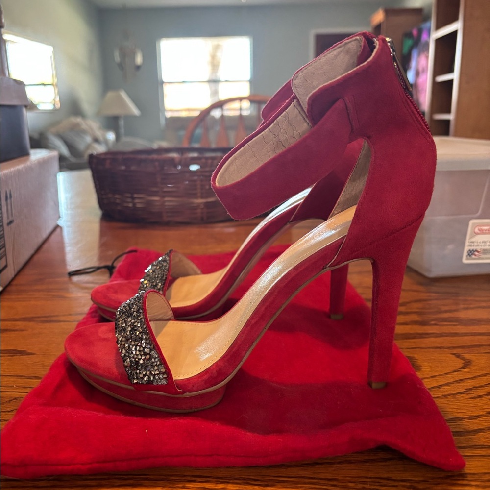 😍Calvin Klein Red Suede Heels with Embellished Strap Size 7